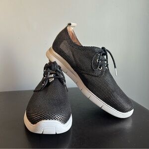 Hispanitas Black & Silver Metallic Scale Detail Lightweight sneakers